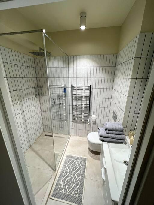 2 Bedroom On Ismail Corner Stefan Cel Mare, New Apartment, Chisinau Center! Exterior photo